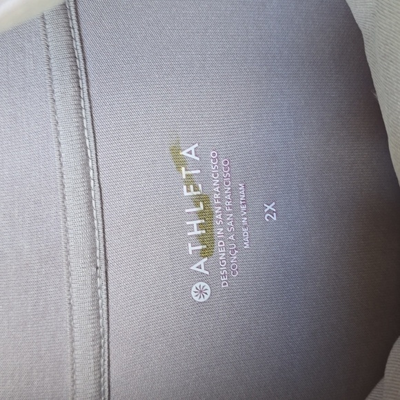 Athleta Seasoft quarter zip 2x - Picture 3 of 6